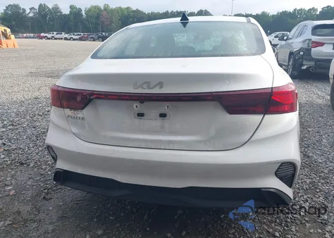 2024 Kia Forte Lxs z USA, uszkodzony, nr VIN 3KPF24AD5RE778053